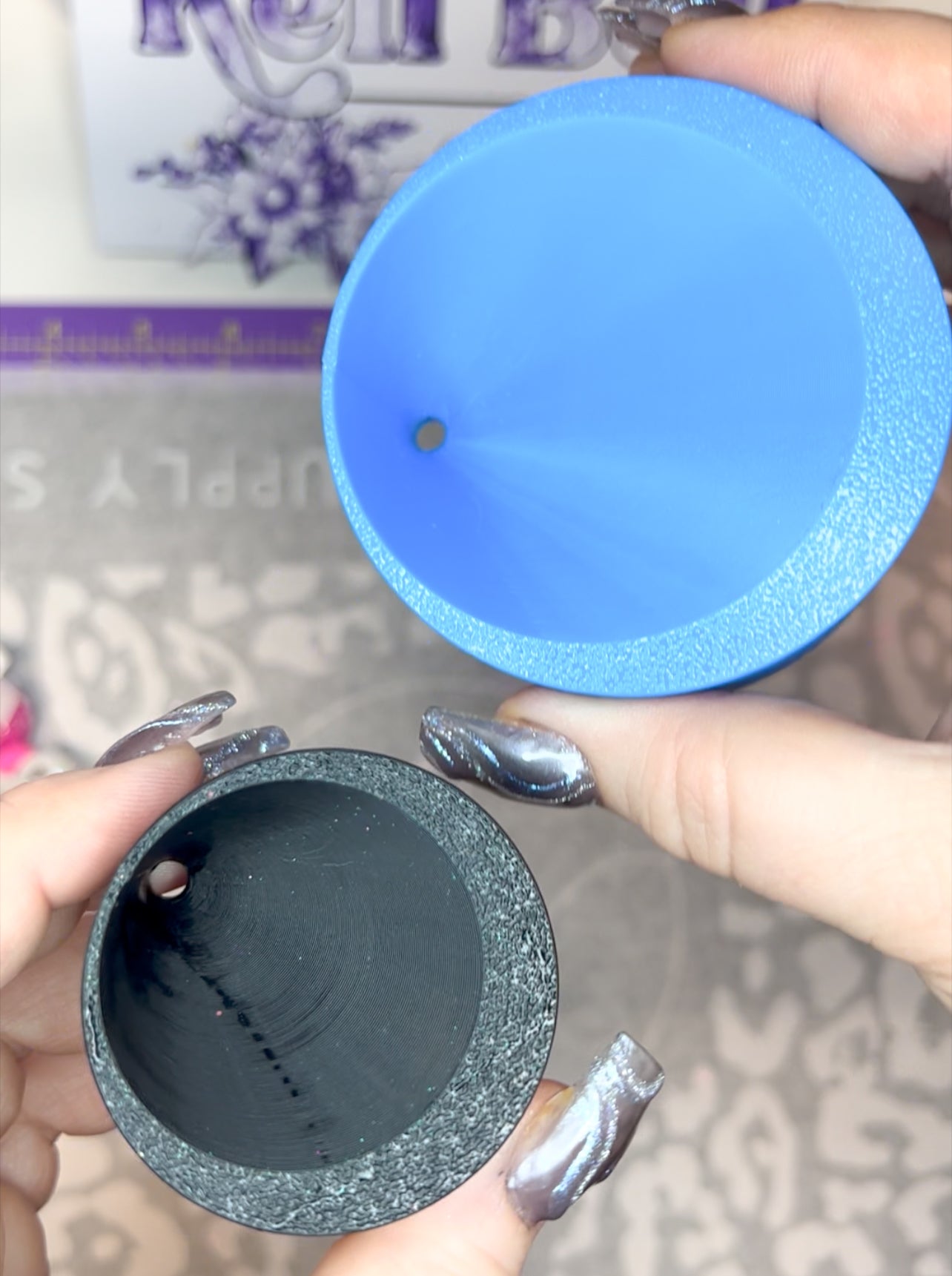 5XL No Mess Funnel- Able to hold 5 times the material of the Original No Mess